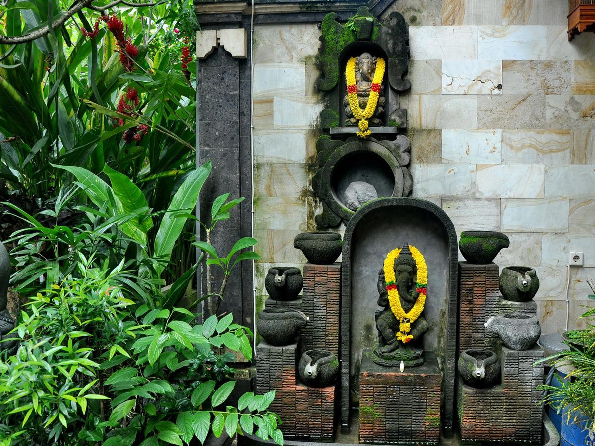 Mira Family Homestay Ubud  Exterior photo