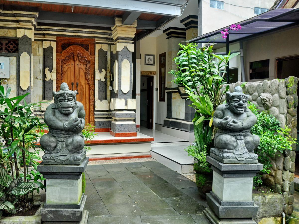 Mira Family Homestay Ubud  Exterior photo